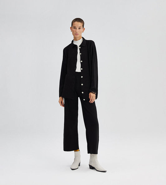 TOUCHÉ - Tweedelig gebreide set zwarte met knop details